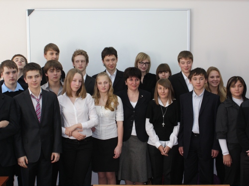 17 февраля 2010 года председателя правления Фонда поддержки детей Марину Гордееву пригласил в гости Клуб молодых политиков московской гимназии № 1306. 